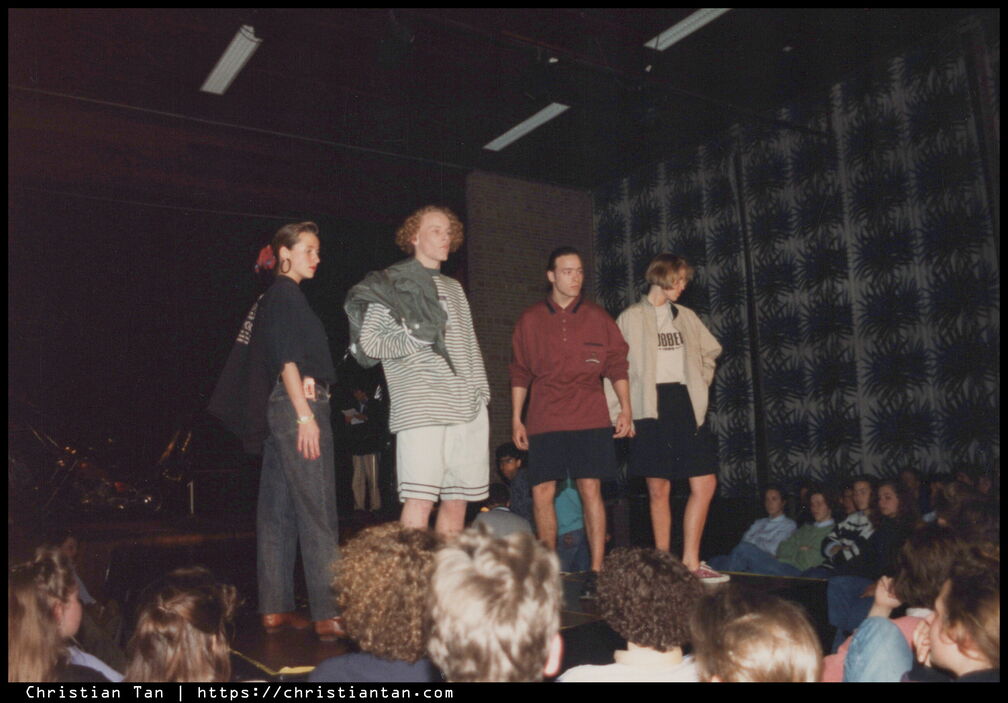 1980s Mencia Bonte Avond 0008