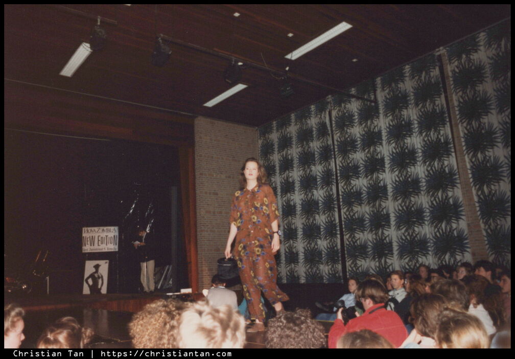 1980s Mencia Bonte Avond 0010