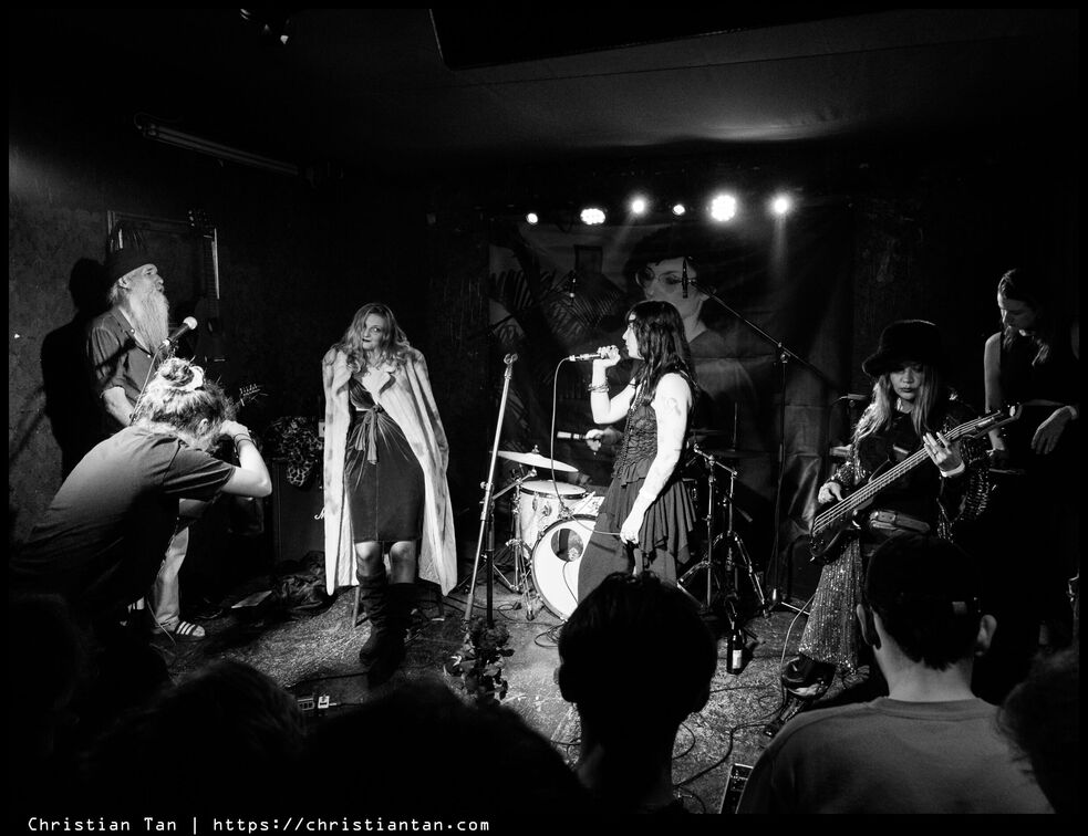 PXL 20251028 201622400.RAW-02.ORIGINAL